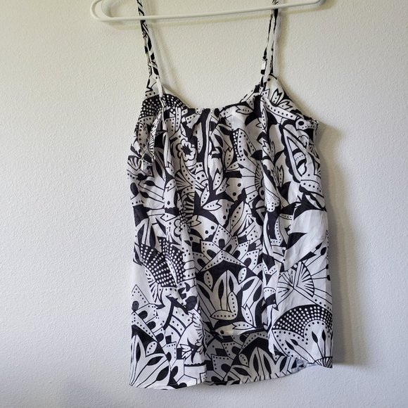 Banana Republic (Medium Black and White Top) - Picture 2 of 8